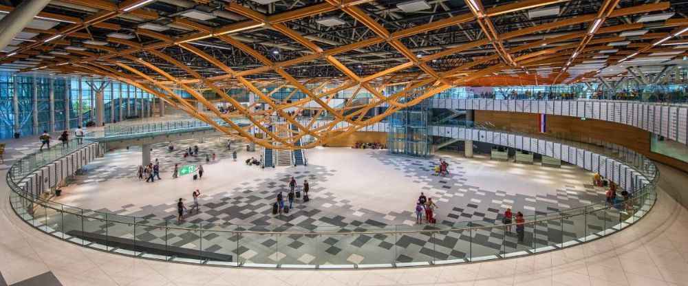 Sunclass Airlines SPU Terminal – Split Airport