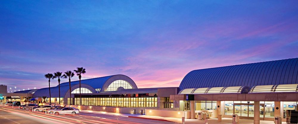 United Airlines SNA Terminal – John Wayne Airport